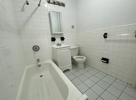 Rented by HOLTON REAL ESTATE INC. | media 16