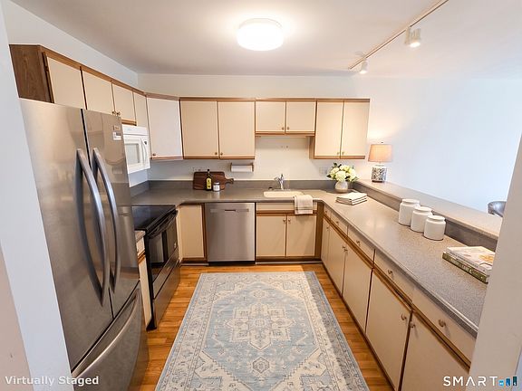 3rd image of 136 Deer Hill Avenue #308