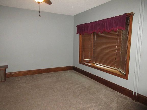 5th image of 901 Sherman St
