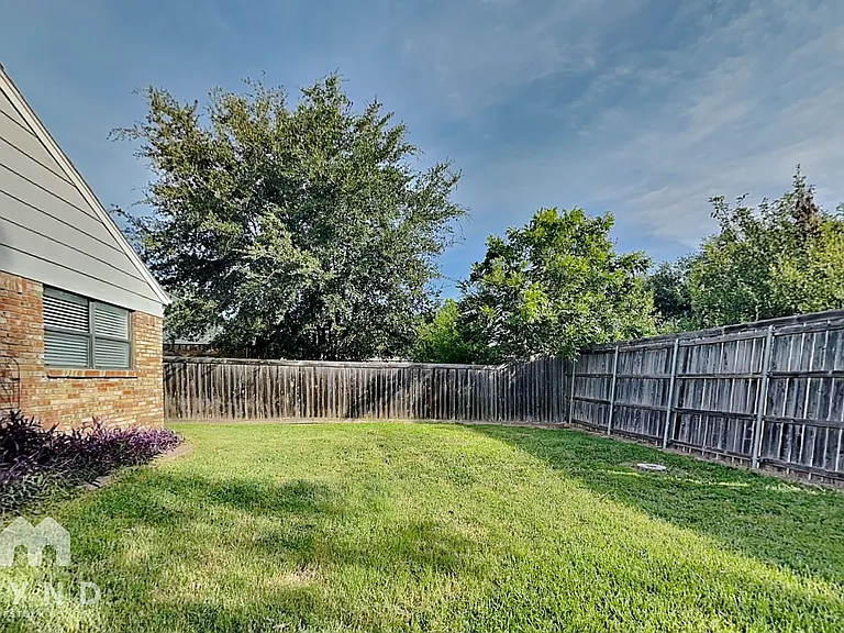 105 Ripplewood Dr — Photo 23