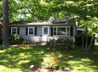 118 Overlook Dr, Northampton, MA 01062