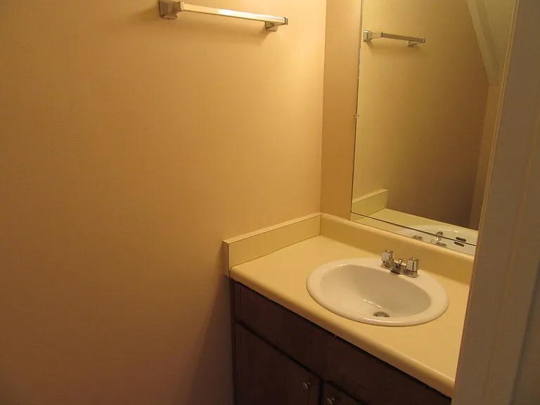 804 West St — Photo 10