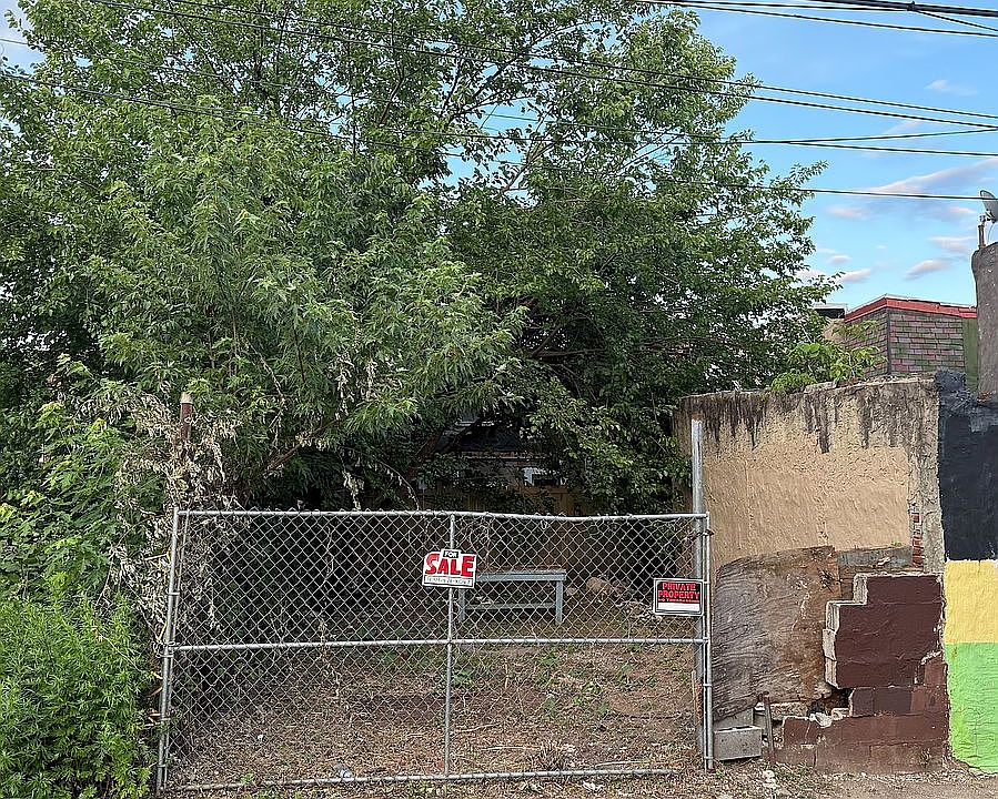 1st image of 2515 Mutter St