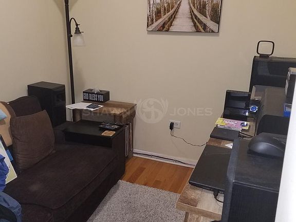 2nd image of 2652 N Ashland Ave #1R
