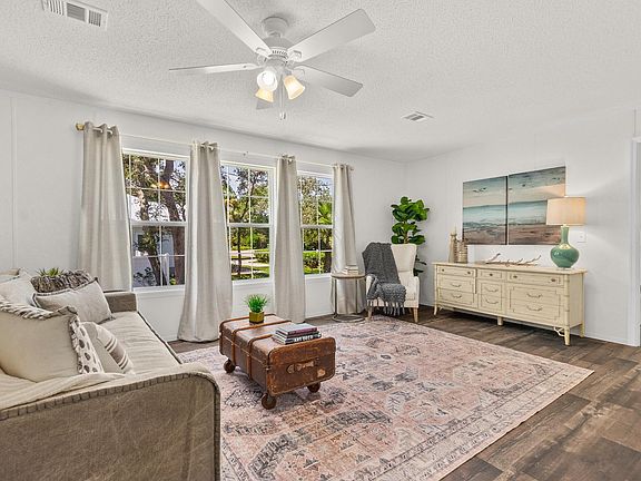 3rd image of 613 Sands Dr