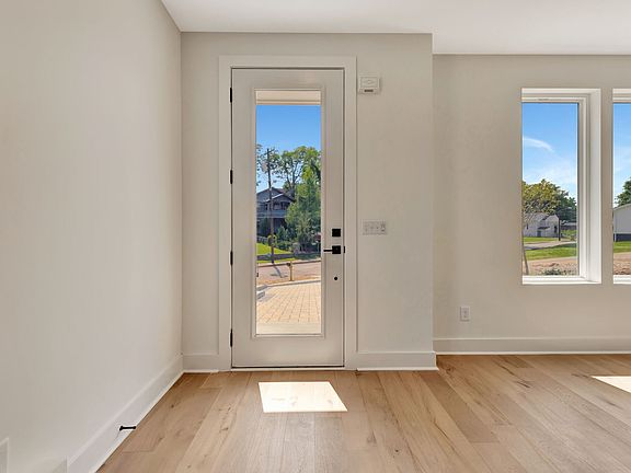5th image of 1246 1st Ave S