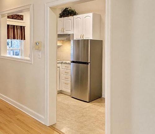 3rd image of 805 Spedden St