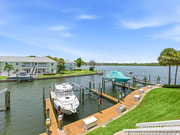 2nd image of 5011 Starfish Dr S #C