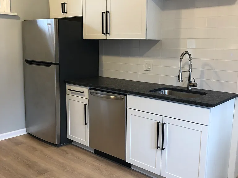 802 S Goodman St — Photo 9