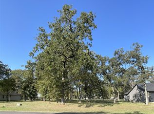 245 Saint Andrews Dr E, Mabank, TX 75156