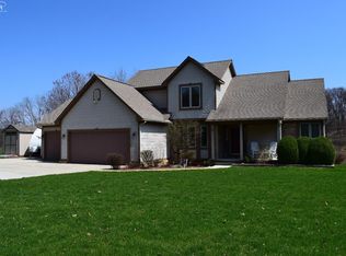 8068 Denton Hill Rd, Fenton, MI 48430