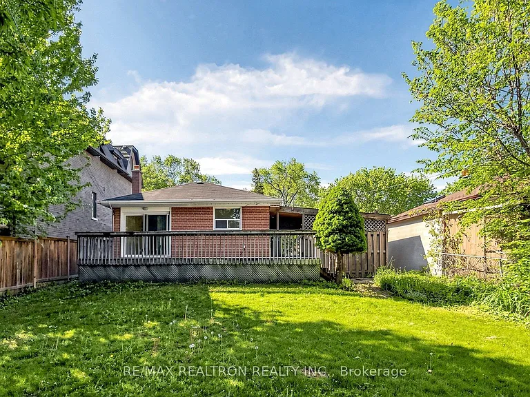 398 Connaught Ave — Photo 40