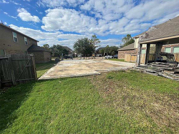 5th image of 9415 Emerald Lakes Dr