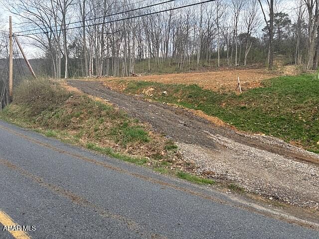 1st image of 814 Beaver Dam Rd