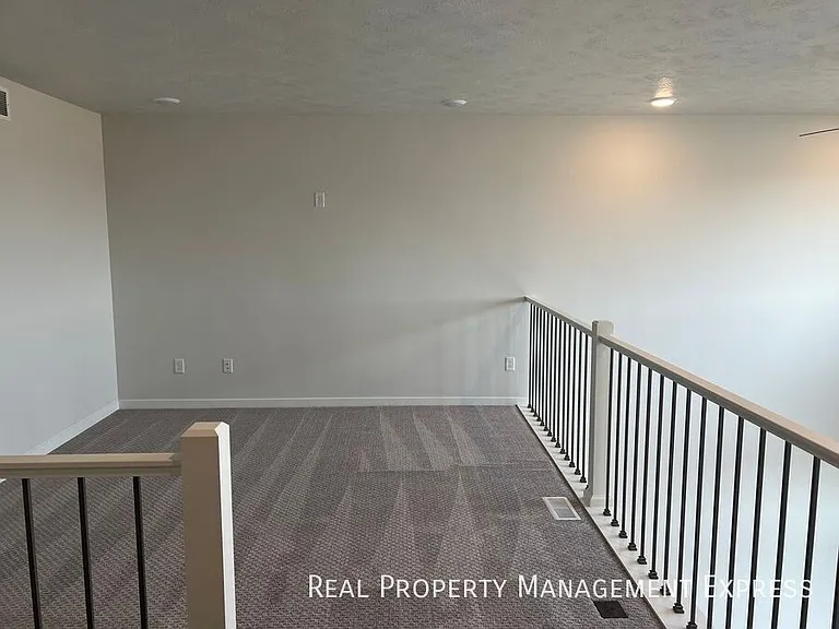 5516 S Huntwood Ave — Photo 9