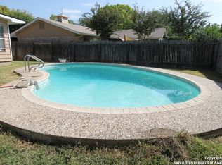 426 E Wright Blvd, Universal City, TX 78148