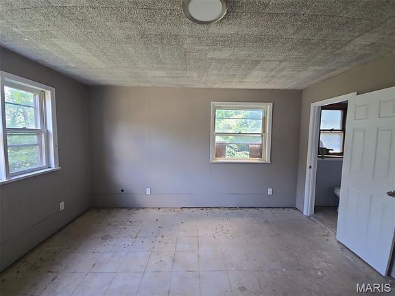 3rd image of 2721 Old Hanley Rd