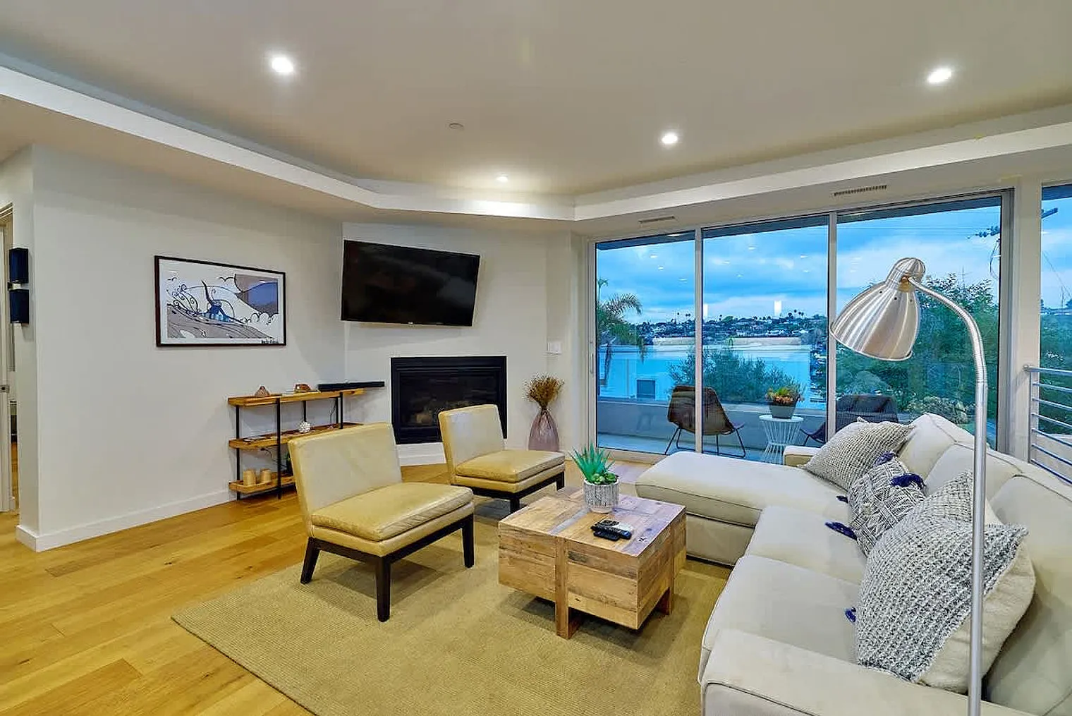 3 bed, 2.0 bath, 1463 sqft, $13,370 — Photo 3
