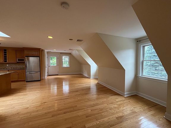 5th image of 74 Bridge St #B