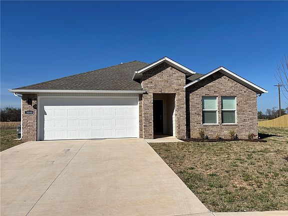 2nd image of 3000 Laredo Ln