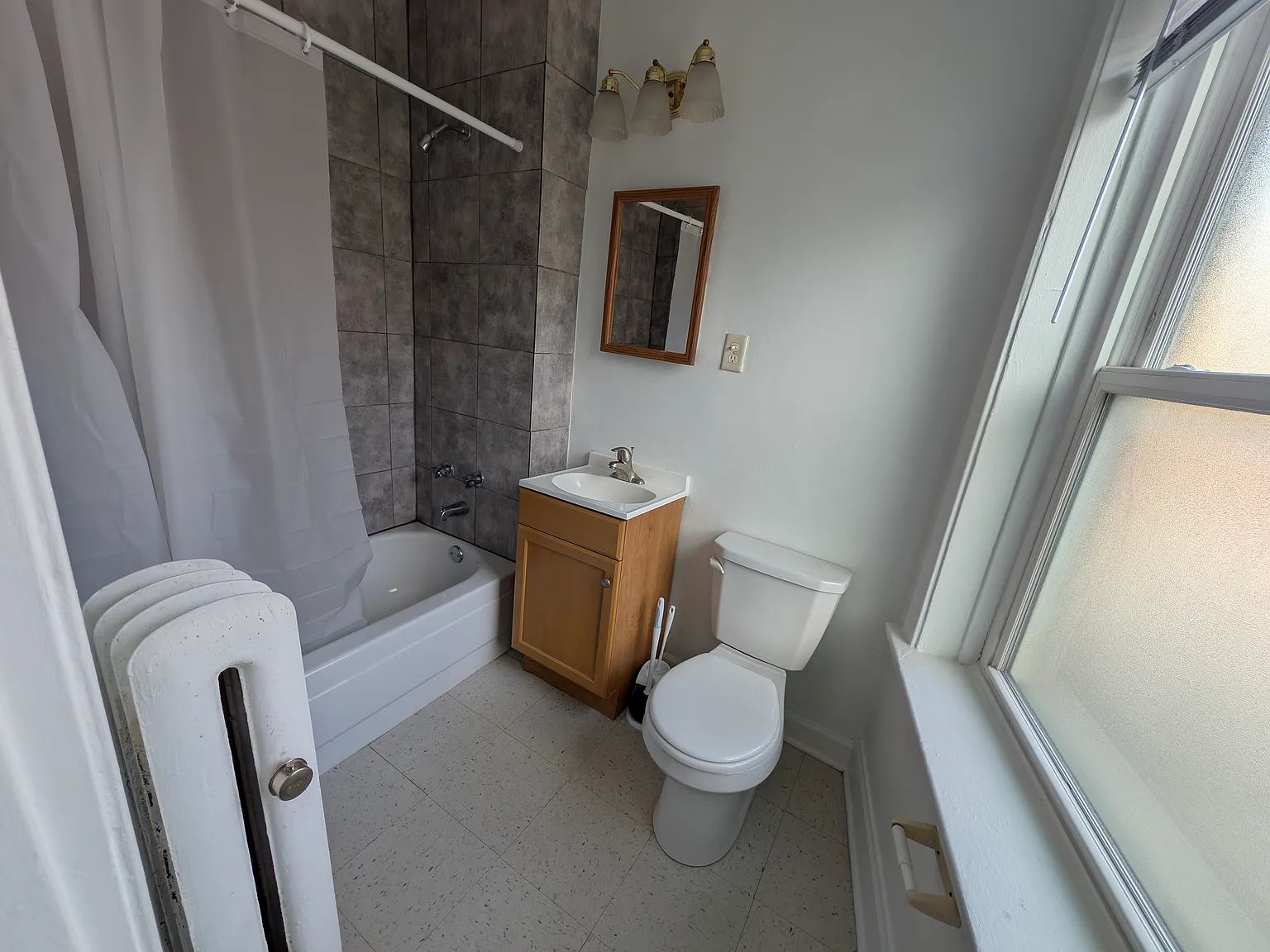 Studio, 350 sqft, $1,145 — Photo 2