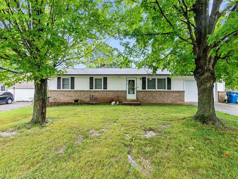 1st image of 210 Greenbrier Dr