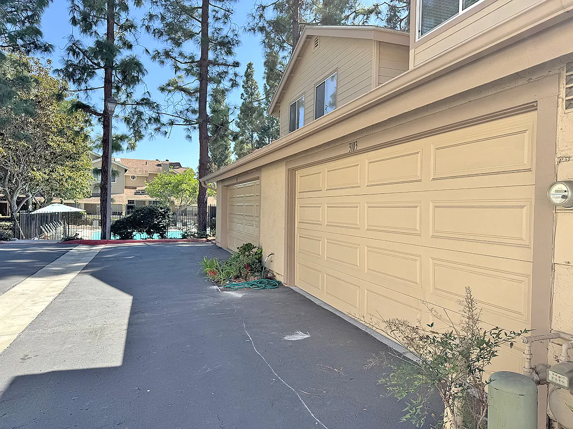 3 bed, 1468 sqft, $4,200 — Photo 2