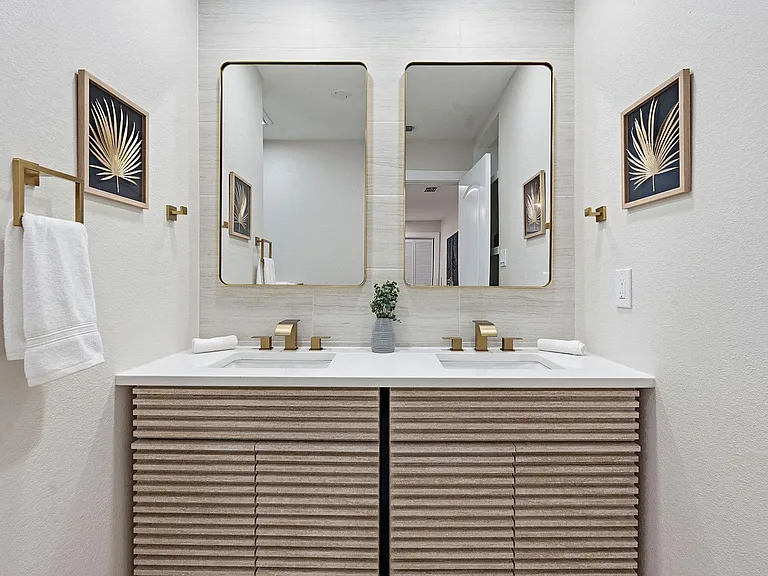 11805 Pollyanna Ave — Photo 17