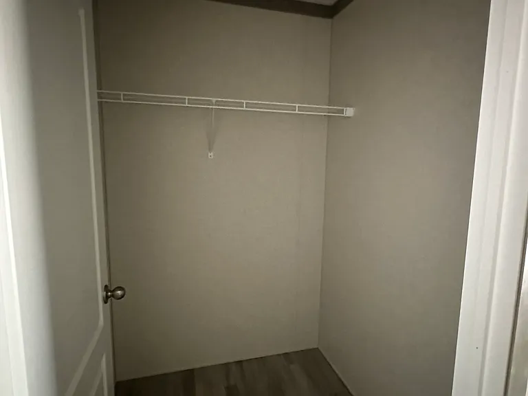 Colonial Manor — Photo 10