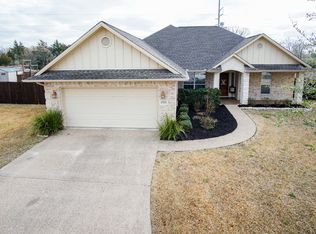2705 Prairie Ct, Bryan, TX 77808