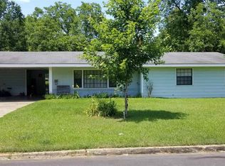 902 Woodlawn St, Warren, AR 71671