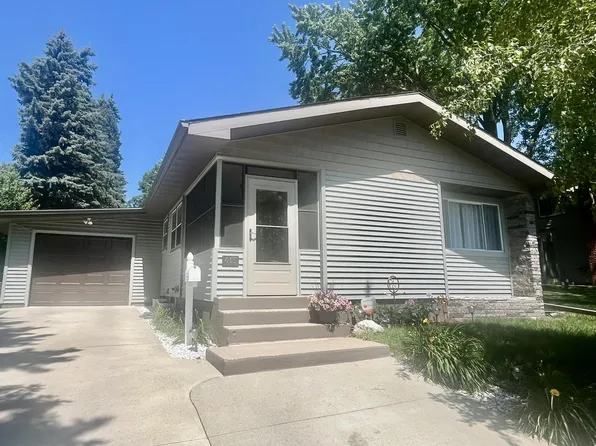415 4th St N, Sauk Rapids, MN 56379