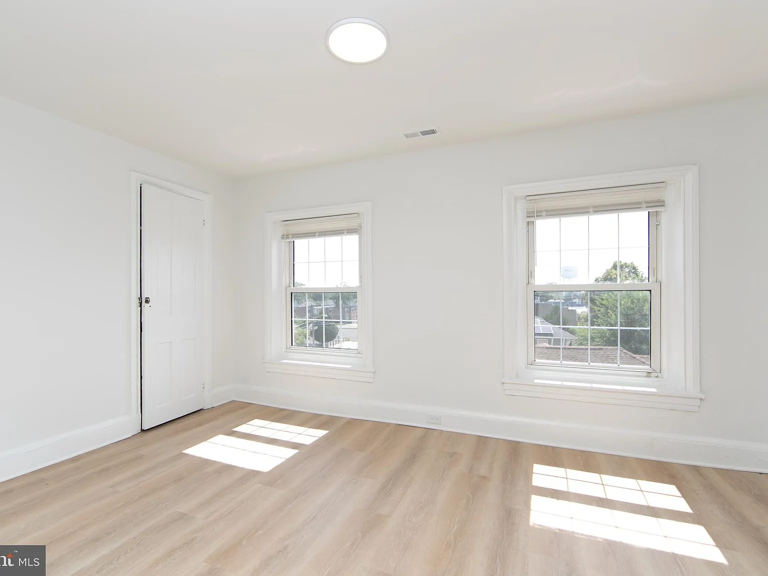 1 bed, 875 sqft, $1,950 — Photo 2