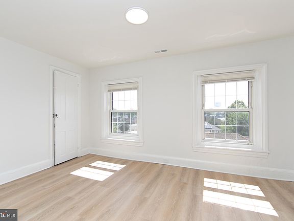2nd image of 9 E Holly Ave APT 5