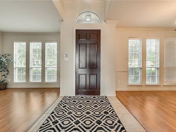 4th image of 4116 Greenfield Dr
