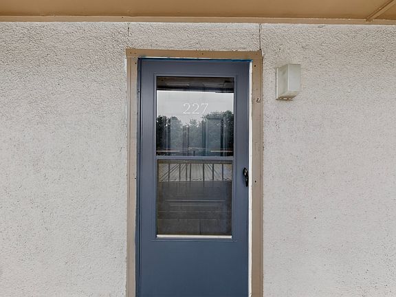 5th image of 6050 Melody Ln APT 227