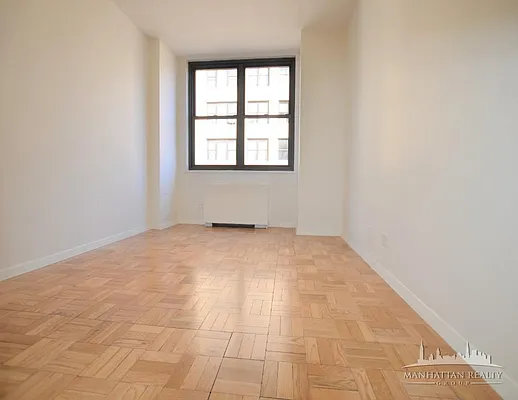 Rented by Manhattan Realty Group | media 10