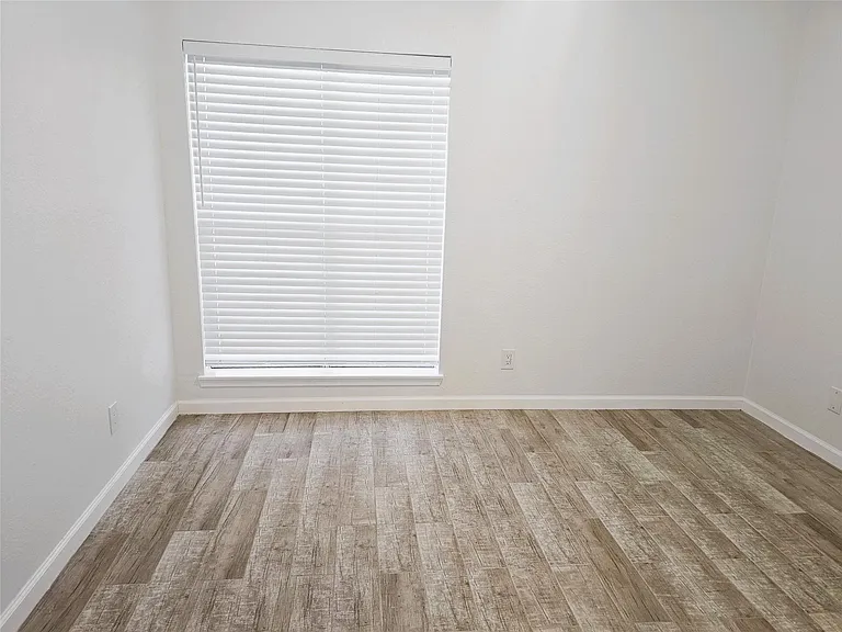921 Marine Dr #227 — Photo 11