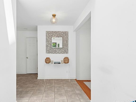4th image of 289 New Norwalk Road #39