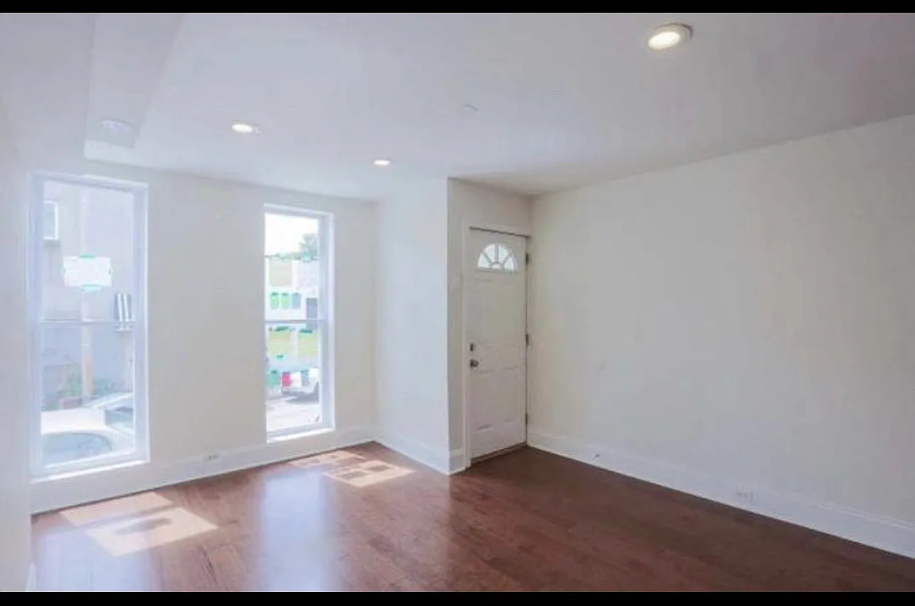 2 bed, 896 sqft, $1,650 — Photo 2