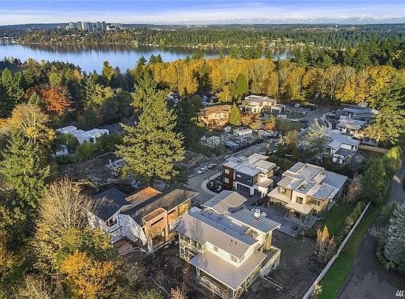 aerial photo of the wonderful Summerwell Community of 16 hom