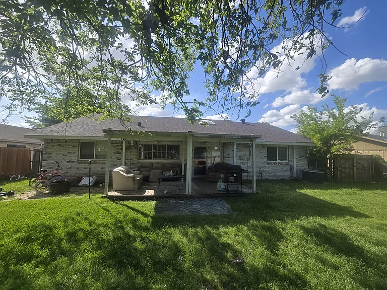 422 Woodmere Dr — Photo 14