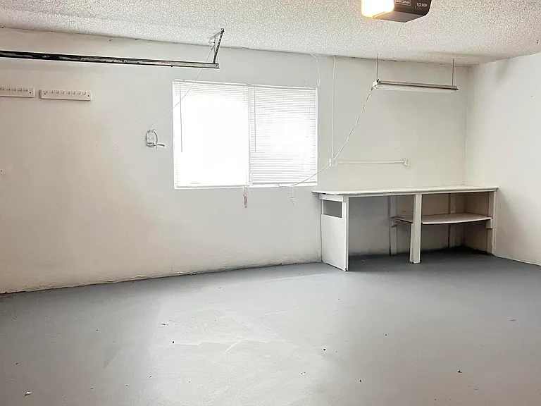 6485 Manila Dr — Photo 19