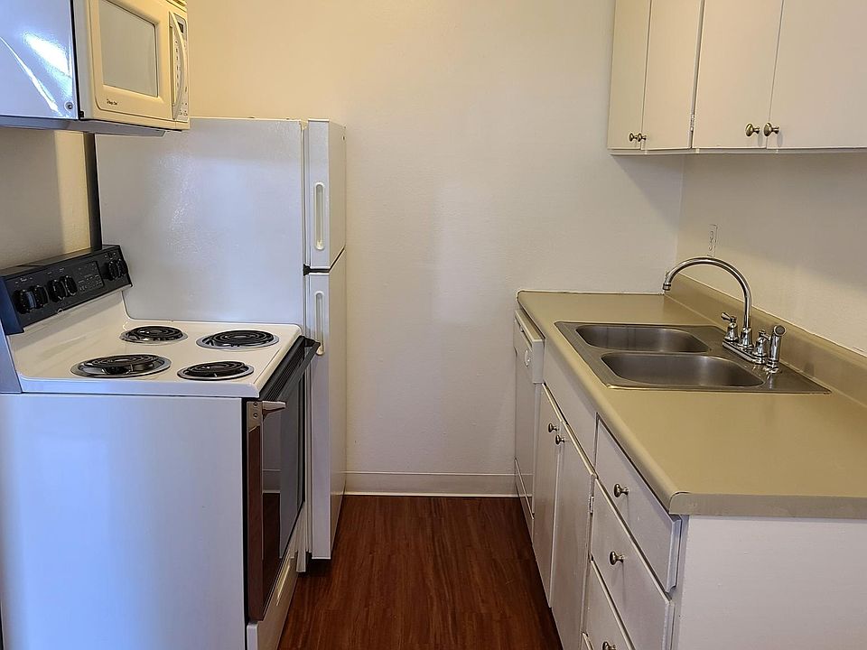 1st image of 6921 150th St SW #5