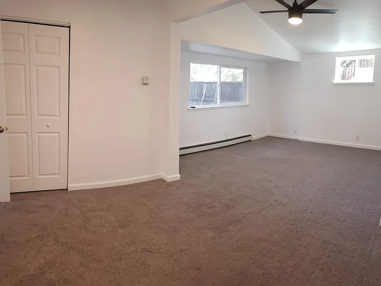 204 E Emma St — Photo 17