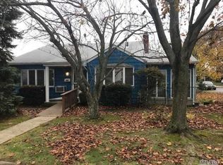 200 Greenlawn Ter, Copiague, NY 11726