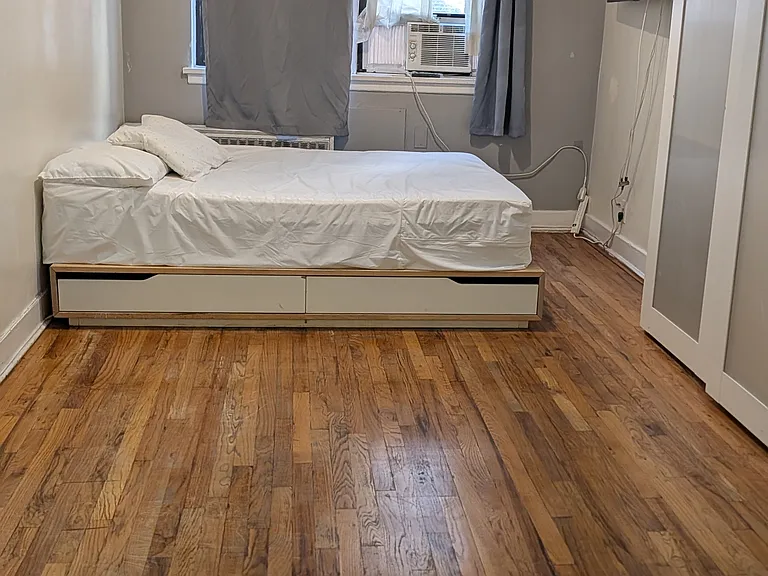 311 W 29th St #2C — Photo 4