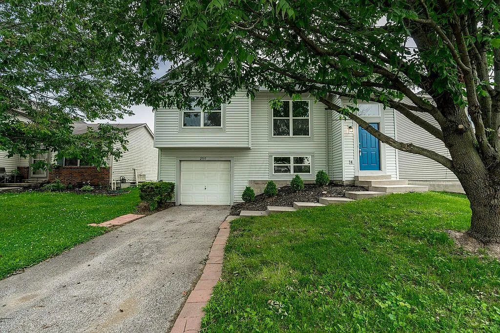 2731 Raphael Dr photo 1