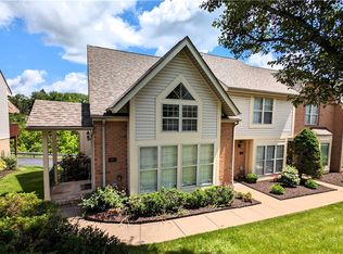 901 Berrington Ct, Bethel Park, PA 15102