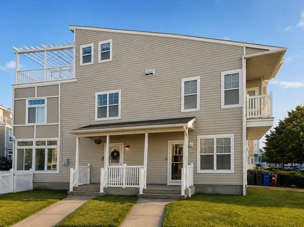 172 White Sands Way #B, Arverne, NY 11692